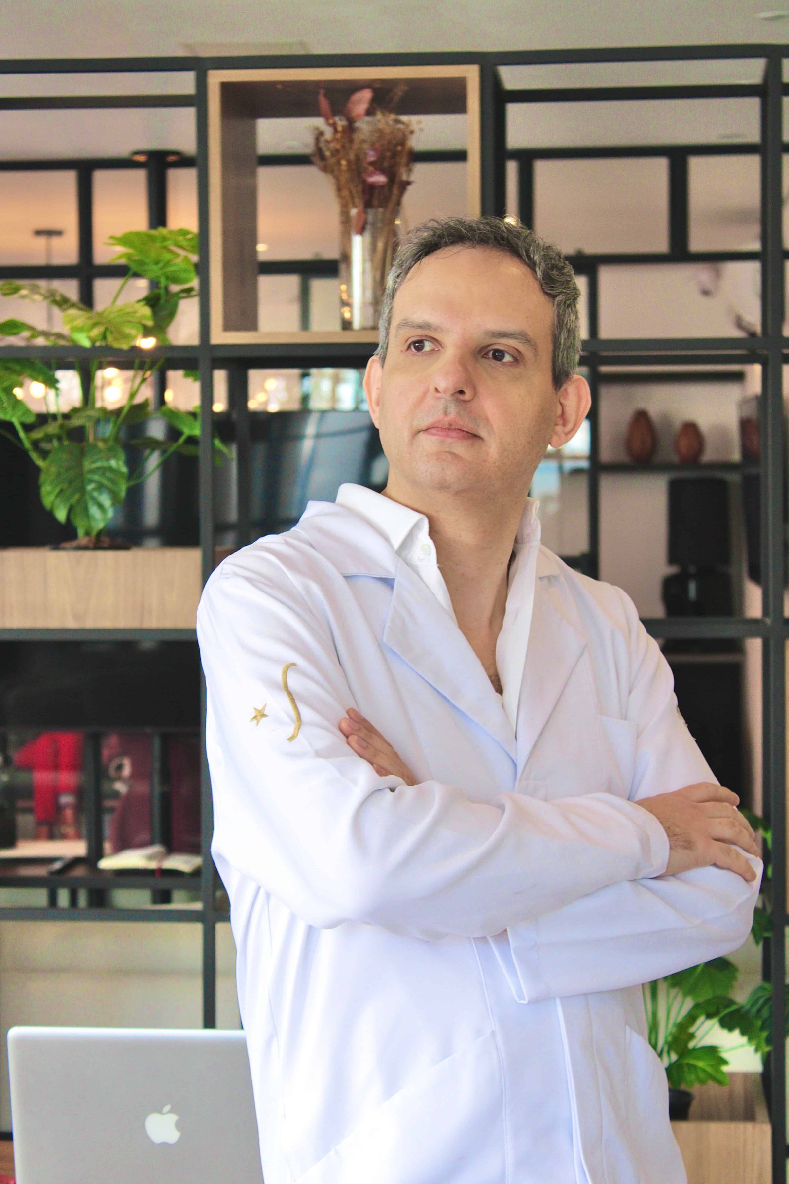 Dr. Fernando Delijaicov — Especialista em Harmonização Orofacial